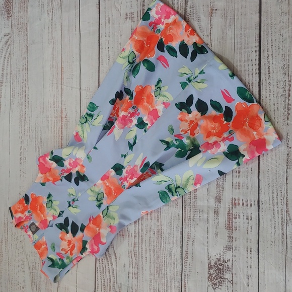 VINCE CAMUTO FIT & FLARE FLORAL DRESS - Picture 1 of 8